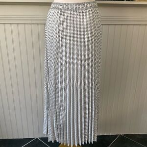 Max Studio London NWT Pleated Maxi Skirt Navy White Pull On Size Large